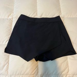AQUA Black Crossover Skort (size medium)